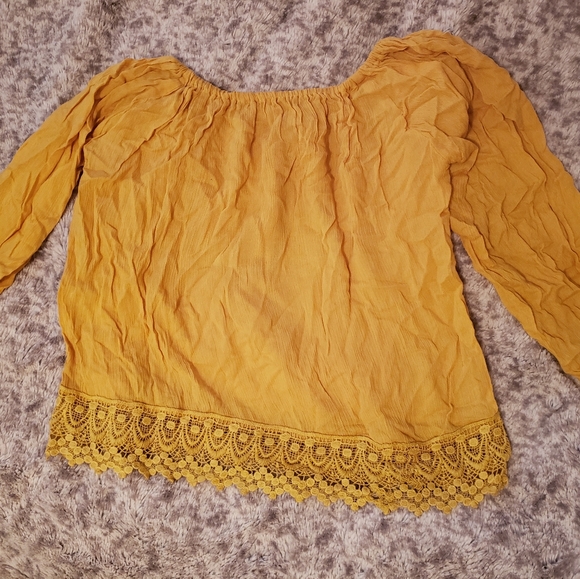 Yellow off sholder top - Picture 1 of 1